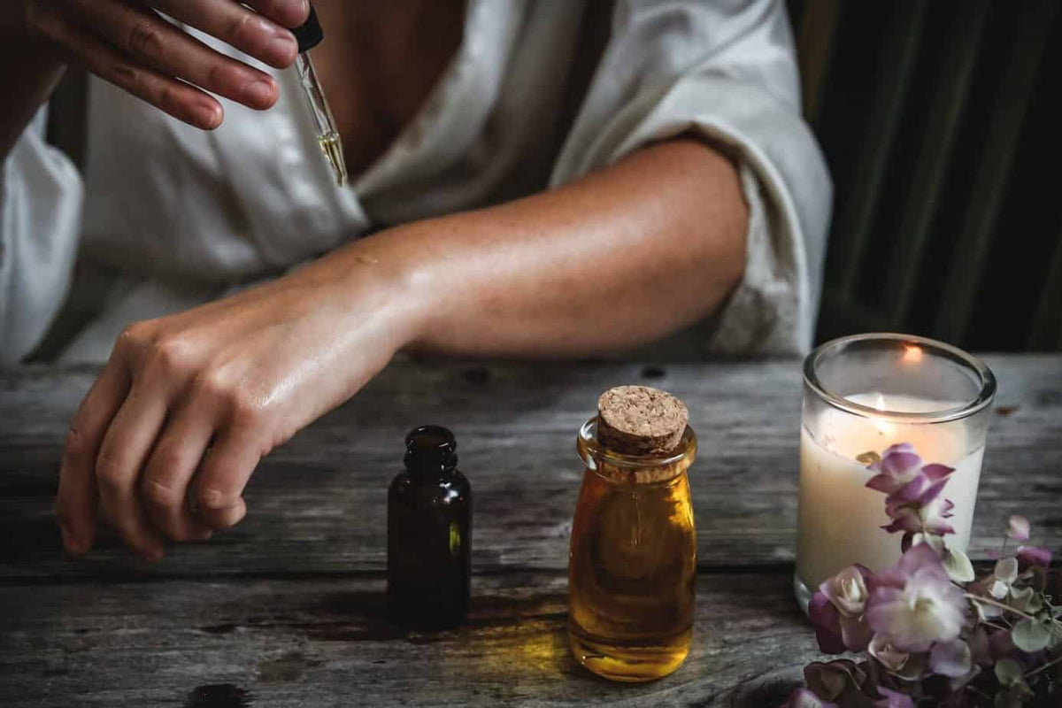 Surviving Winter Dryness with 6 Essential Oils